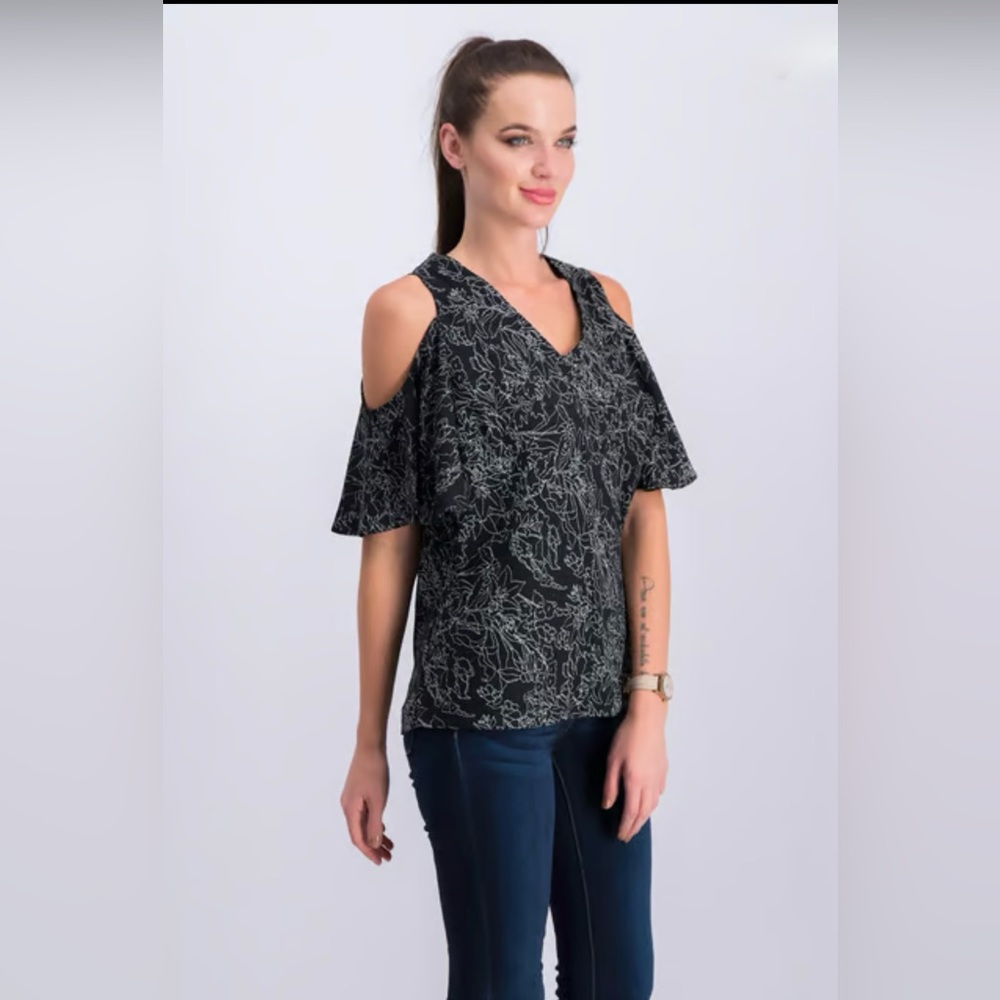 DKNY Black and White Cut Out Blouse Size XXS